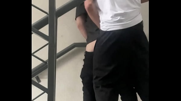 BROTHERAGEM COM O SIGILOSO NA ESCADA DE EMERGÊNCIA (COMPLETO NO RED)