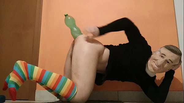 Someone doubted that I could insert this bottle from the bottom. Here are two videos to prove that my ass can do it (video 2)